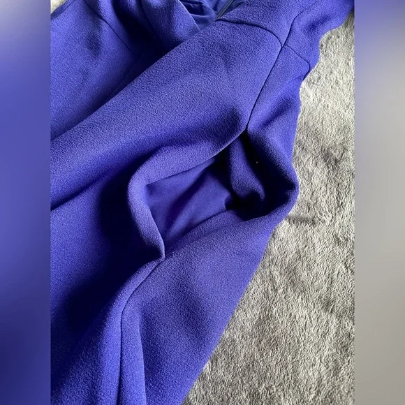 Beautiful blue dress with pockets on sides and large bows on shoulders size 4 - Picture 2 of 8